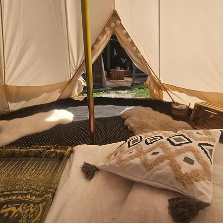 Luxury tent Punt-a-pacha Glamping Mit Eigenem Garten