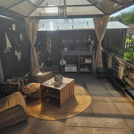 Luxury tent Punt-a-pacha Glamping Mit Eigenem Garten Kolonie Zern