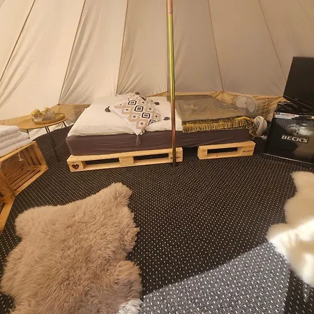 Punt-a-pacha Glamping Mit Eigenem Garten Kolonie Zern